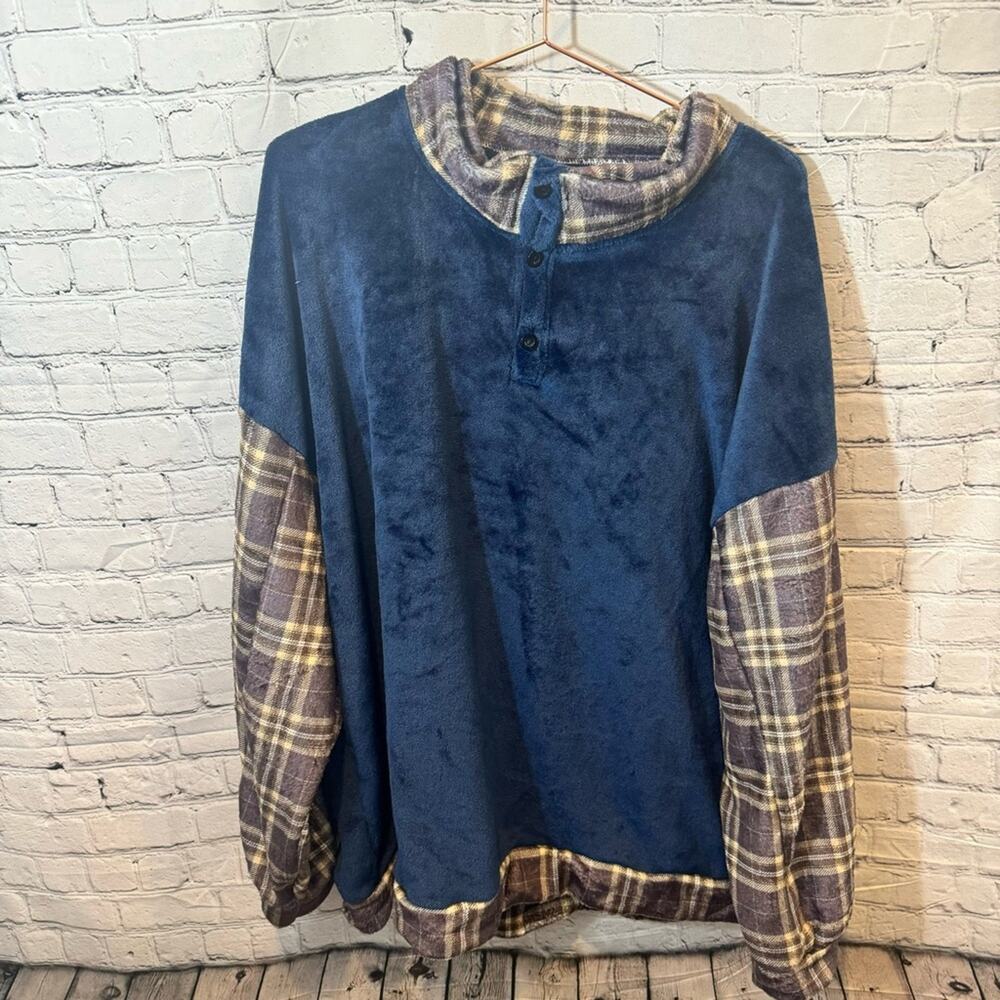 Oh La La Bamboo Brand Navy and Plaid Pattern Fleece Pullover